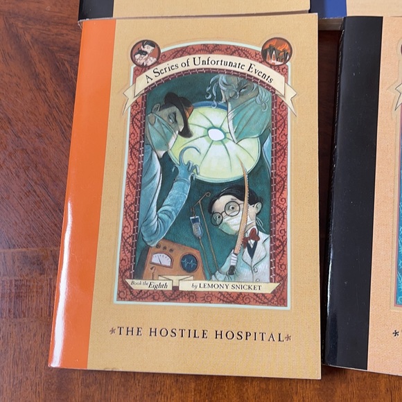 A Series of Unfortunate Events Lemony Snicket 4 - Picture 2 of 6